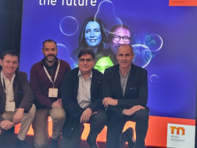 Equipo EMG en Drupa 2024