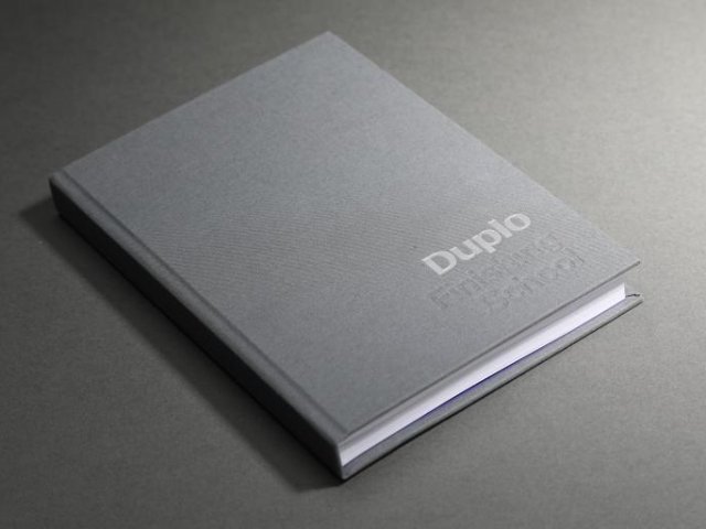 Libro encuadernado con cola