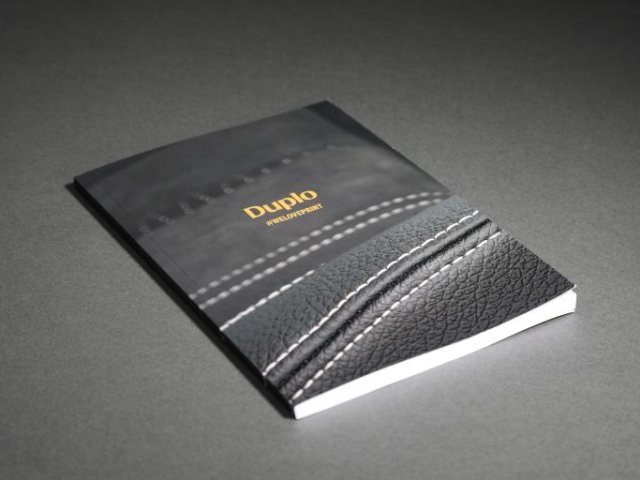 Libro encuadernado con cola